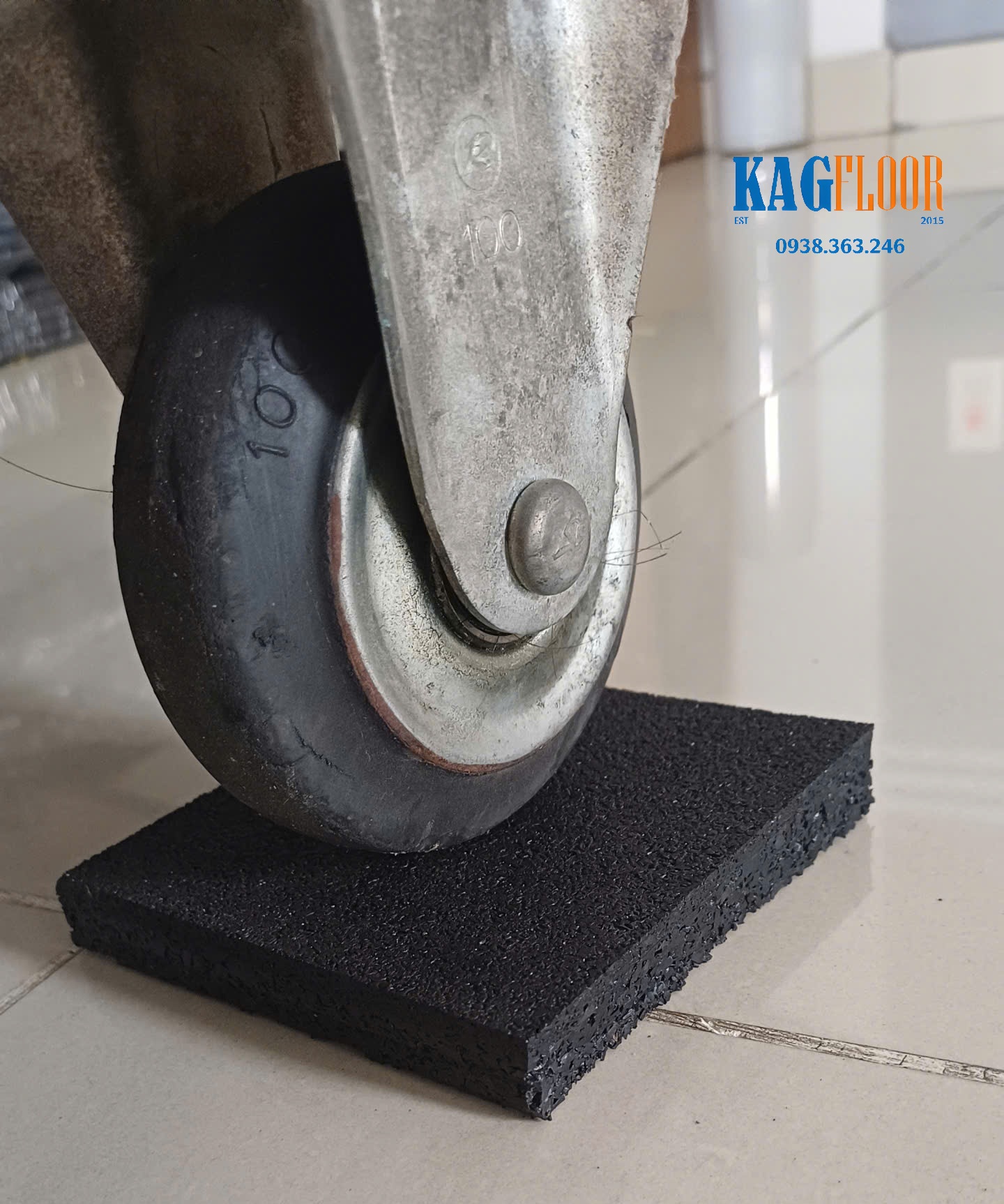 mieng-lot-cach-am-cho-thiet-bi-tap-the-duc-kagfloor- - Copy.jpg (410 KB)